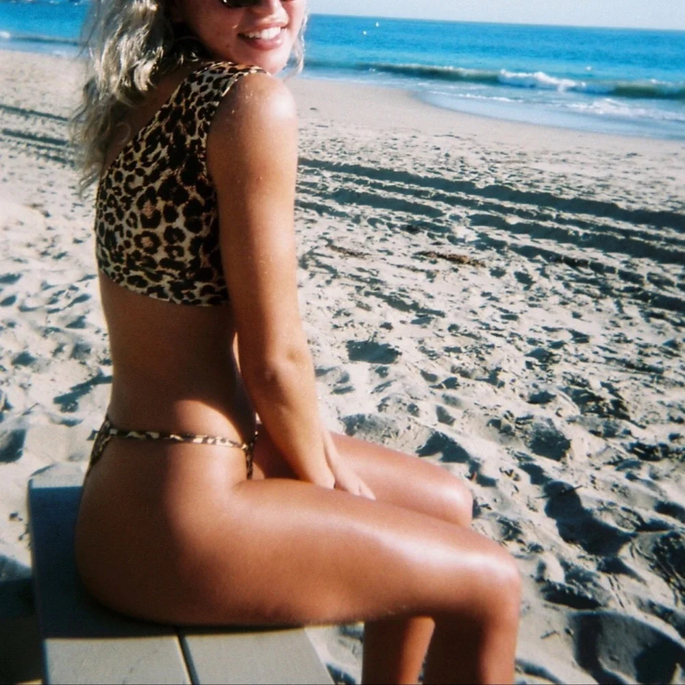 PrettyLittleThing NWT Leopard Plunge
Bikini Set - Picture 4 of 15